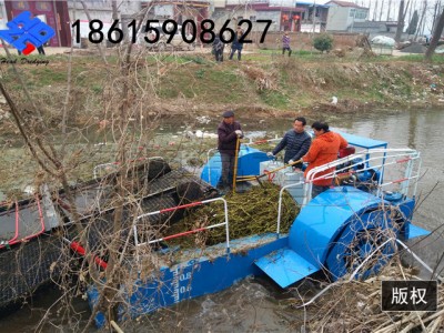 杭州河道清理船 水面