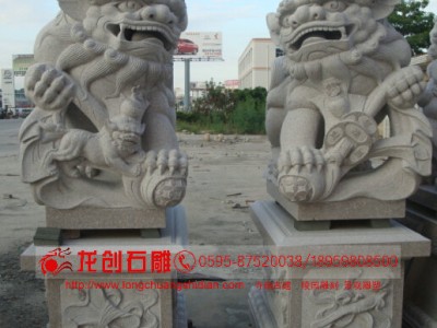 白麻石雕狮子 花岗岩北京狮献钱狮 