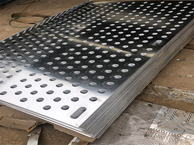 镀锌钢板冲孔机生产加工，镀锌钢板