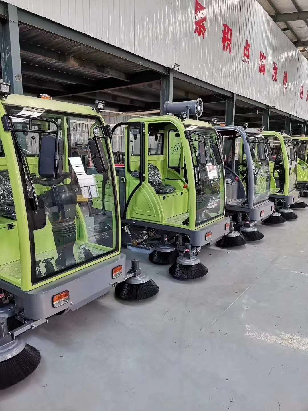 山东省临沂市蒙阴县环卫车扫地车生产厂家新款2000型号1.5kw